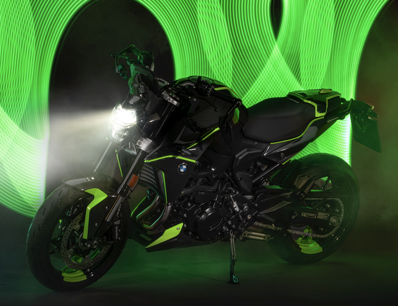 新品未使用BMW MotorradSHOEIの日本数量限定コラボ廃盤品レア BMW『R18』が究極のローライダーに…1台限りのカスタマイズ