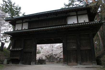 城門の先に、、、