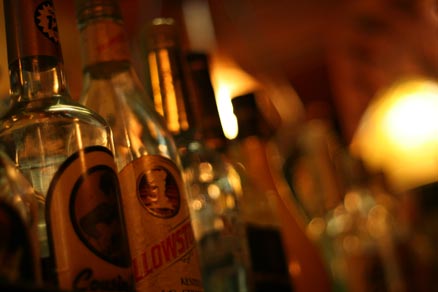 陳列された世界各国のお酒