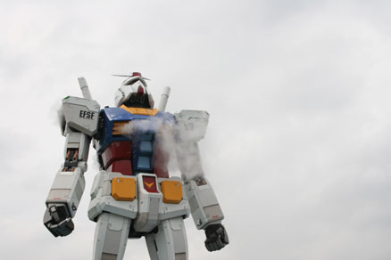 ガンダム 飛び立つ?!