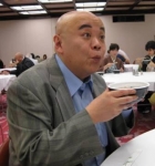 ちゃんこを食べる三波