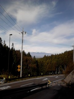 トンネル入り口からの那須山の眺め