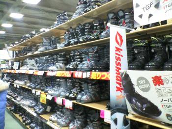 DEPO スキー用品売り場1