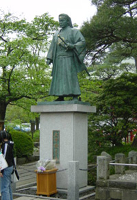 土方歳三像