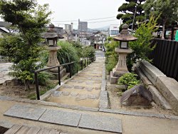 二人仲良く、手をつないで帰っていかれました。