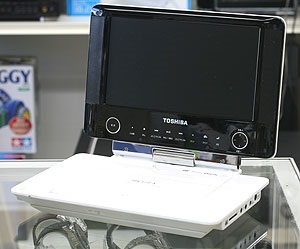 TOSHIBA REGZA ポータブルDVDプレーヤー TOSHIBA 東芝