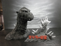 逆襲ゴジラ胸像