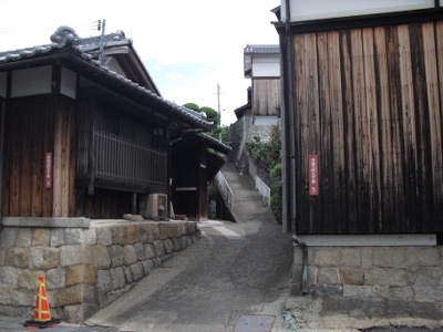 9516西側の道下りた東方向
