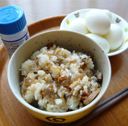 まぜこみ御飯 ゆでたまご