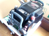 イイヅカサービスHP中古製品リストページに高圧エアコンプレッサ(釘打機用)EC1445H(エアーパンチ)単相100V追加いたしました。(日立製品のエアーコンプレッサー・関連機器の事ならお任せください!有限会社イイヅカサービス)