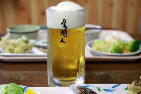 尾瀬沼ヒュッテの夕食と生ビール