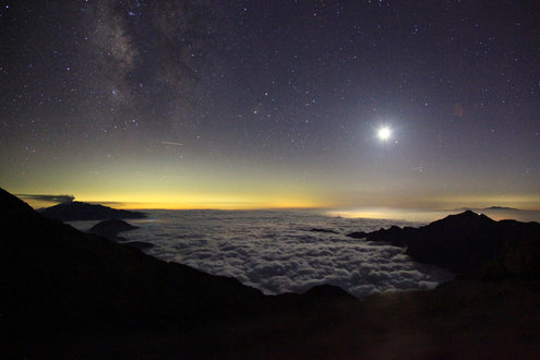 槍ヶ岳山荘テン場からの星景