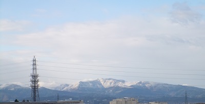 八尾の山