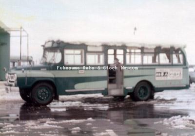 江若交通のいすゞBXD30(1965年式か,帝国自動車工業) 堅田営業所で1975〜76年の冬に撮影されたものか