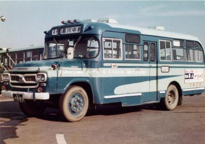 江若交通のいすゞBXD30(1967年式,帝国自動車工業) 1976年に堅田営業所で撮影されたもの