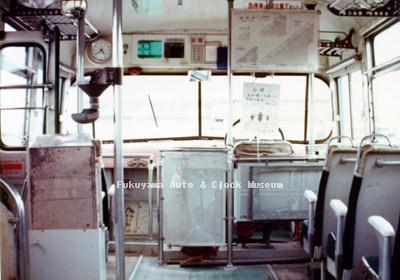 江若交通のいすゞBXD30(1967年式,帝国自動車工業) 堅田営業所で1976年か77年に撮影されたものか