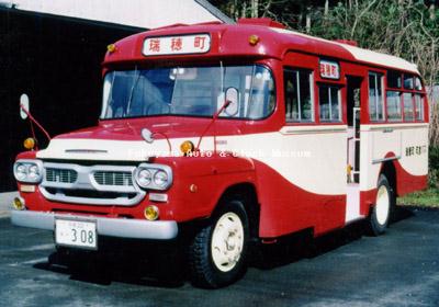 瑞穂町営バスで使用時のいすゞBXD30(1966年式,帝国自動車工業)