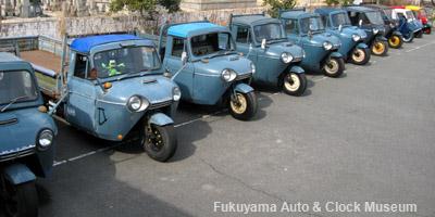 三輪トラック11台並び