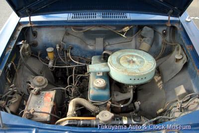 ダットサン サニー1000デラックス(初代B10前期型2ドアセダン,1966年式)のエンジンルーム A10型エンジン搭載