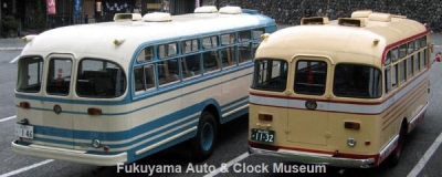 吹屋ふるさと村の千枚駐車場に並んだトヨタDB100と日野BH15【クリックで大きく表示】