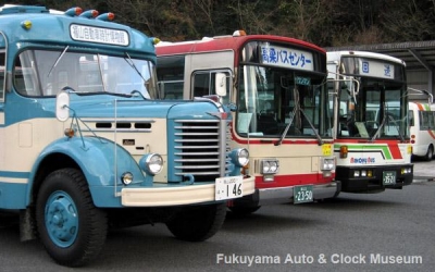 備北バスの古参車両と日野BH15【クリックで大きく表示】