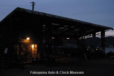 NHK土曜ドラマスペシャル「とんび」の撮影用に旧門司食糧倉庫敷地内に建てられた“瀬戸内通運備後支店”の車庫