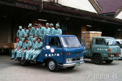 NHK土曜ドラマスペシャル「とんび」後編に出演 低速貨物様のマツダ タイタン(EXC12S,1976年式,後編主役車)とF様の ふそうキャンター(T220C,1978年式) 旧門司食糧倉庫において