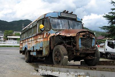 元中鉄バスのニッサンU690(1964年式,富士重工業)廃車体引き取り作業風景 9月11日(2日目)撮影