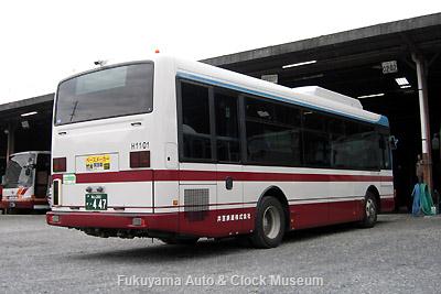 井笠鉄道H1101 福山200か447 日野PDG-KR234J2 レインボーII(ジェイ・バス,2011年式) 旧同社福山自動車営業所において2012年10月18日撮影 井笠鉄道の日野PDG-KR234J2レインボーII(2011年式,ジェイ・バス,社番H1101,福山200か447) 旧同社福山自動車営業所において2012年10月18日撮影