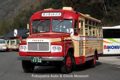 高梁市のボンネットバス・トヨタDB100(1967年式,呉羽自動車工業,2008年当館再生・2011年譲渡) 3月2日、備北バス 川上バスセンターにおいて【クリックで大きく表示】