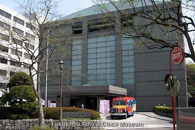 名古屋市公館とボンネットバス・日野BA14 4月1日撮影