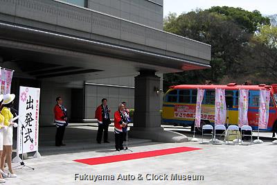 4月1日、名古屋市公館前で開催の な・ご・や商業フェスタ2013 出発式 坪井明治実行委員長(名古屋市商店街振興組合連合会理事長)あいさつ