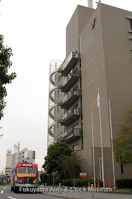 4月2日、名古屋市熱田区役所を表敬訪問したボンネットバス・日野BA14