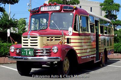 第15回ひろしまバスまつり 豊後高田市のボンネットバス・いすゞBX141展示風景