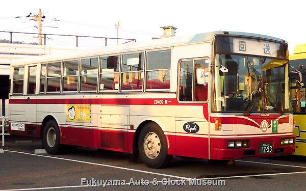 『その後の井笠鉄道バス』104ページ掲載 井笠バスカンパニー福山営業所の一般路線車・いすゞU-LV224K(1994年式,富士重工業7E,Z9409,福山22く1293) 中国バス井笠バスカンパニー福山東営業所所属時、2013年9月25日 同営業所車庫で撮影
