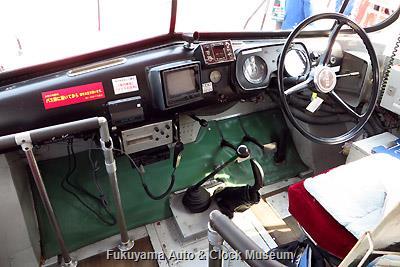 湖国バスのボンネットバス・いすゞBXD30 (1966年式,帝国自動車工業) 運転席まわり 4月10日撮影