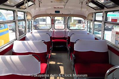 湖国バスのボンネットバス・いすゞBXD30 (1966年式,帝国自動車工業) 車内後方 4月10日撮影