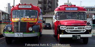 湖国バスの いすゞBXD30(1966年式,帝国自動車工業)と当館の日野BA14(1958年式,東浦自動車工業)との並び 4月10日撮影