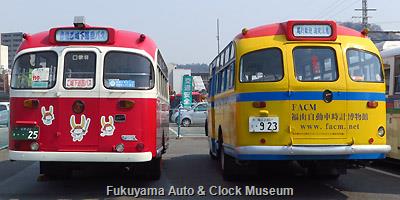 湖国バスの いすゞBXD30(1966年式,帝国自動車工業)と当館の日野BA14(1958年式,東浦自動車工業)との並び 4月10日撮影