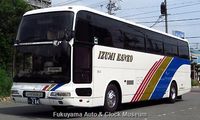 いずみ観光の三菱ふそうKL-MS86MP エアロクィーンII(2003年式,三菱自動車バス製造,愛媛200か284)