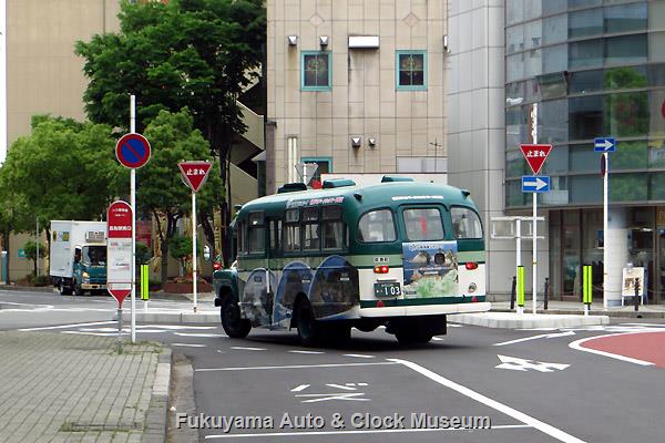 鳥取県岩美町のボンネットバス・いすゞBXD30 今年の運行が