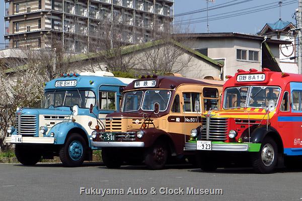 ボンネットバス3台並び 左から日野BH15・鞆鉄道の いすゞBX341・日野BA14 ボンネットバス3台並び