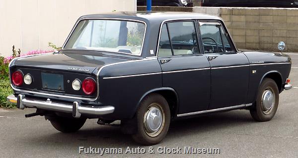 三菱コルト 1100 デラックス | Fukuyama Auto & Clock Museum