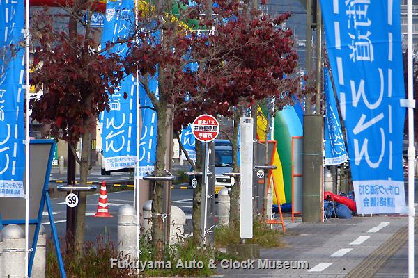 井原郵便局前バス停留所(東側)の景 井原郵便局前バス停留所(東側)の景