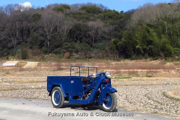 三輪トラック・マツダ号GA型 笠岡市東大戸(大山地区)の農道において 三輪トラック・マツダ号GA型 笠岡市東大戸(大山地区)の農道において