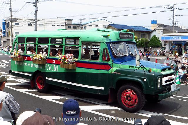 5月21日、福山ばら祭 ローズパレード2017へ出場したボンネットバス・ニッサンU690 福山ばら祭 ローズパレード2017へ出場したボンネットバス・ニッサンU690