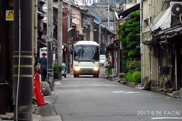 鞆鉄道沼南線(上り) 港口−四ツ角停留所間を行く鞆車庫発・松永駅南口着便 鞆鉄道沼南線(上り) 港口−四ツ角停留所間を行く鞆車庫発・松永駅南口着便