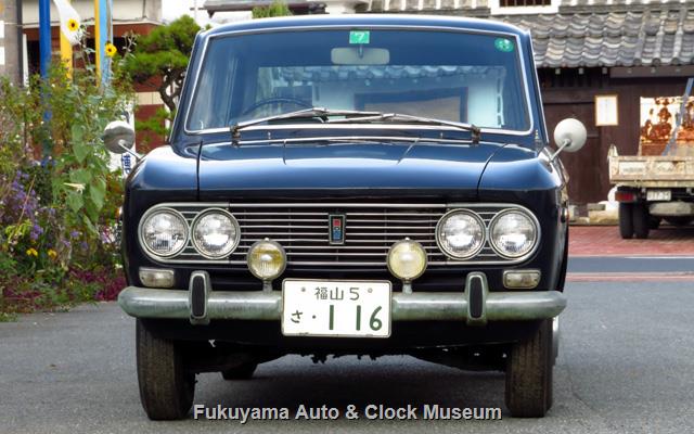 前面 ダットサン P411 ブルーバード 1300 4ドア デラックスの前面