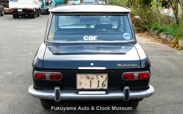 後面 ダットサン P411 ブルーバード 1300 4ドア デラックスの後面