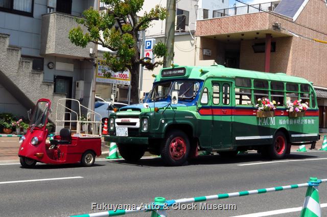 福山ばら祭 ローズパレード2019へ出場したダイハツDBC-1とボンネットバス・ニッサンU690 福山ばら祭 ローズパレード2019へ出場したダイハツDBC-1とボンネットバス・ニッサンU690